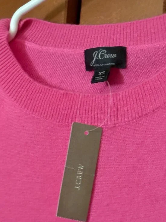J Crew Sz XS Neon Pink 100% Cashmere Crew Neck Pullover Sweater NWT - Picture 2 of 4
